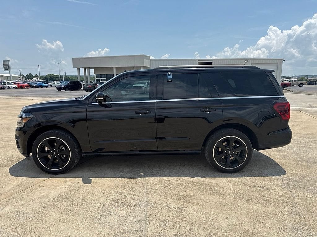 2024 Ford EXPEDITION Base