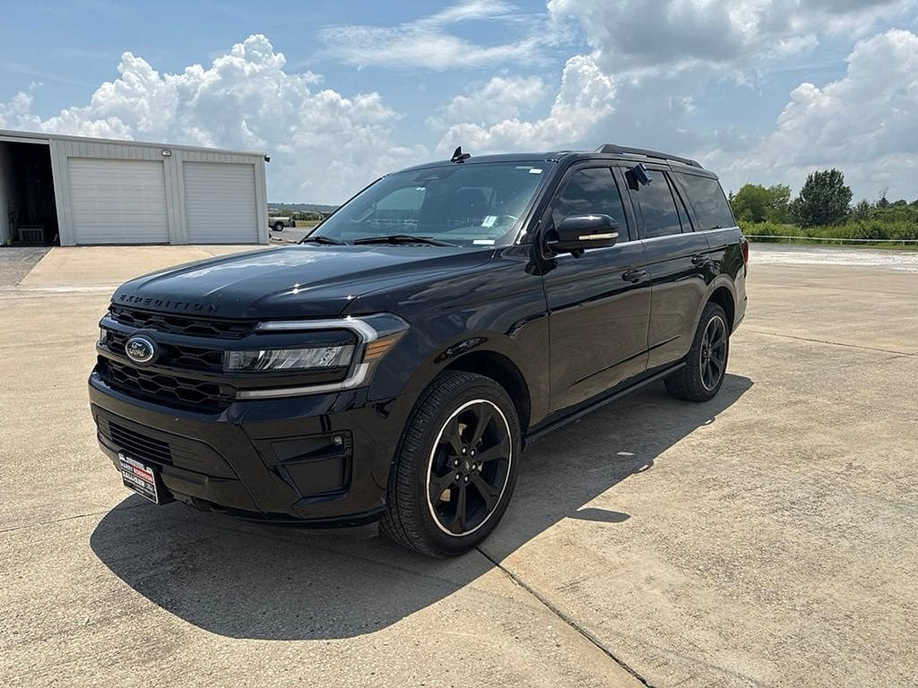 2024 Ford EXPEDITION Base