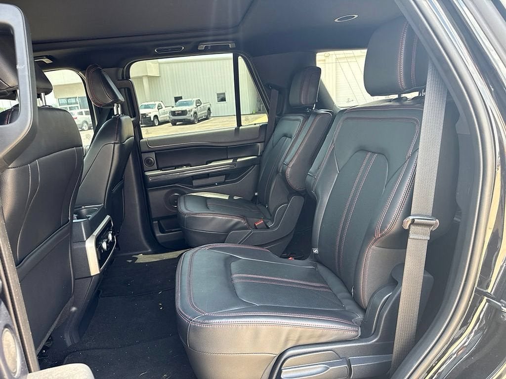 2024 Ford EXPEDITION Base
