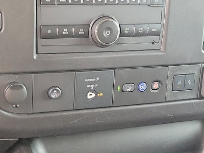 2025 Chevrolet Express Passenger 1LT