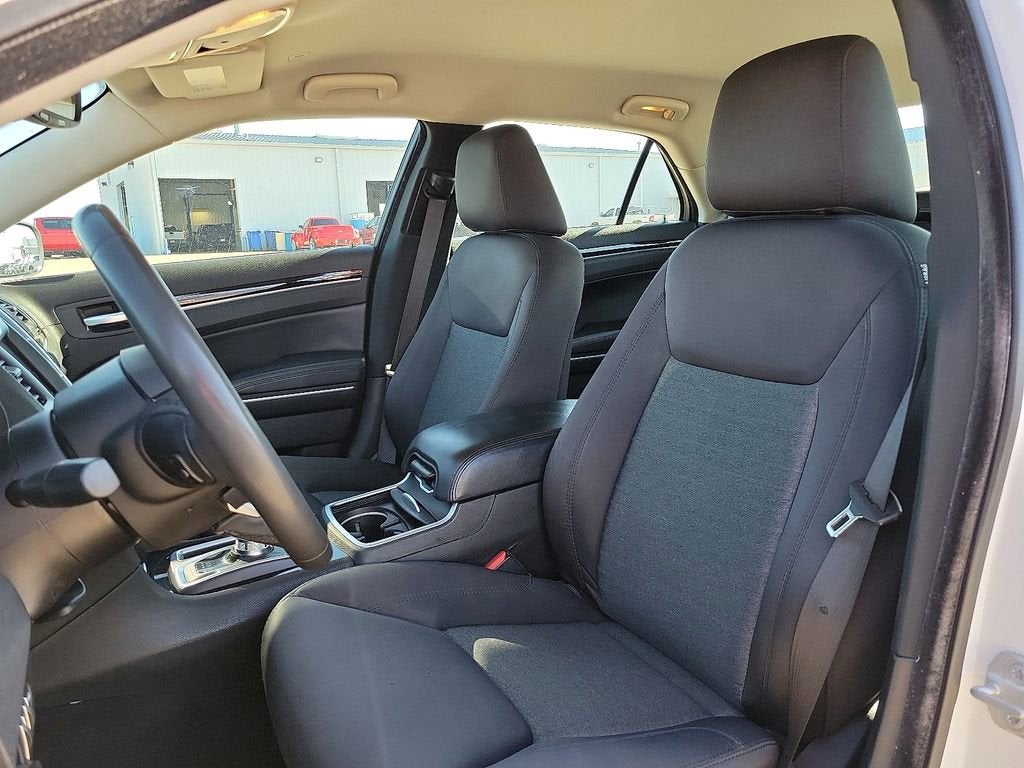 2023 Chrysler 300 Touring