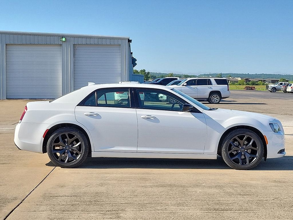 2023 Chrysler 300 Touring