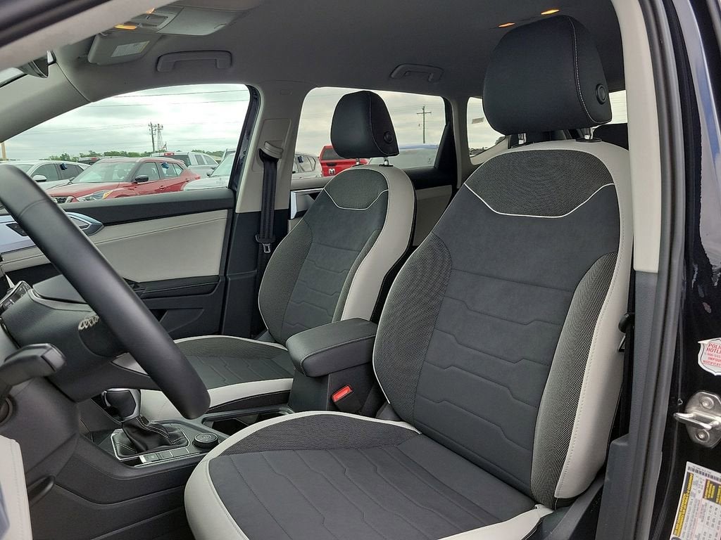 2025 Volkswagen Taos SE