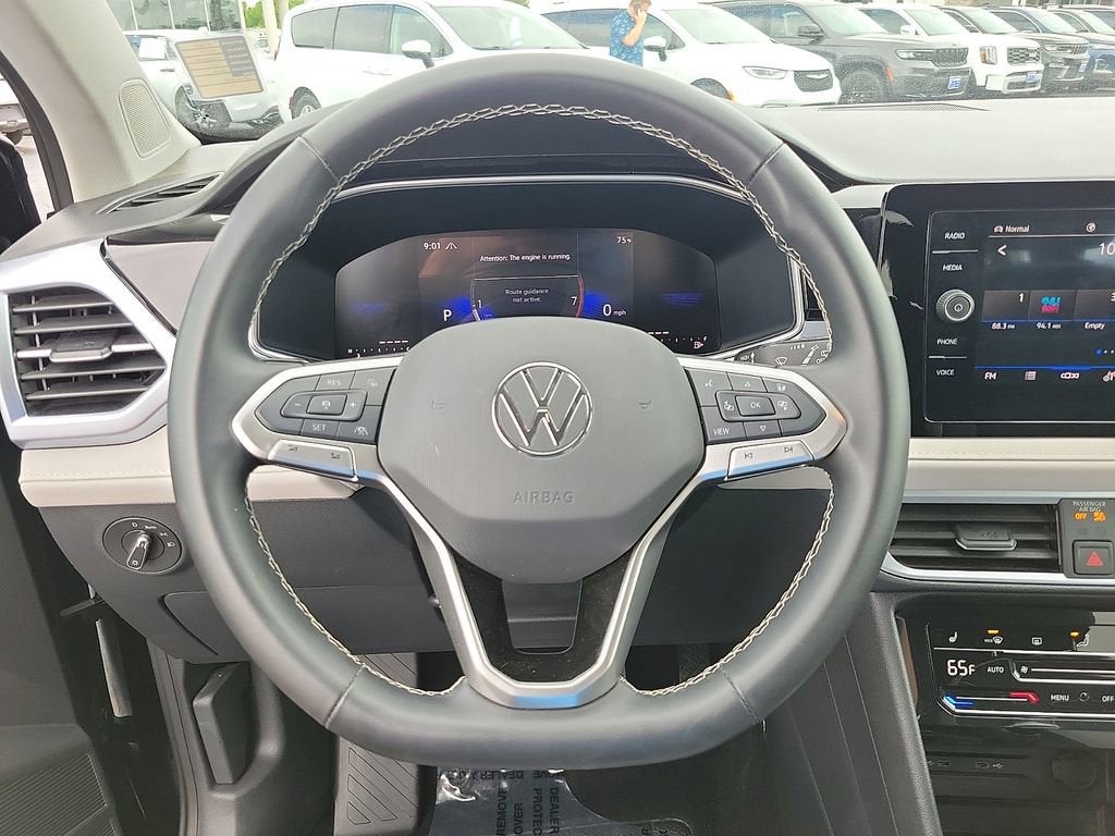 2025 Volkswagen Taos SE
