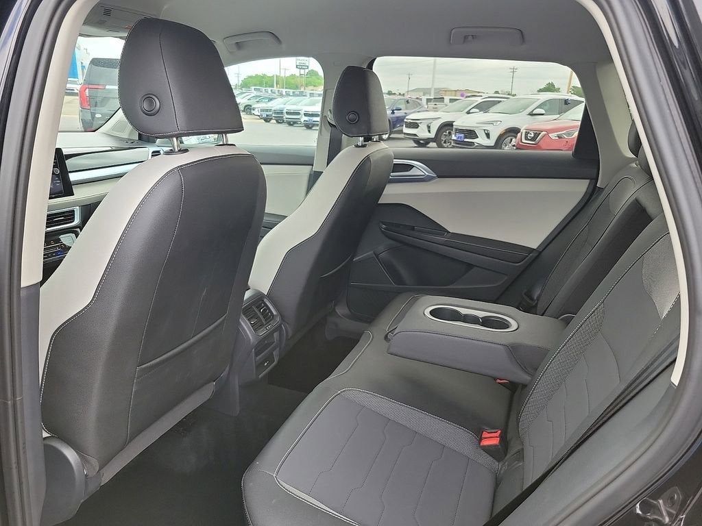 2025 Volkswagen Taos SE