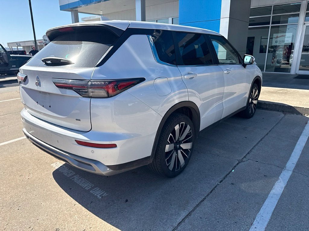 2025 Mitsubishi Outlander SE