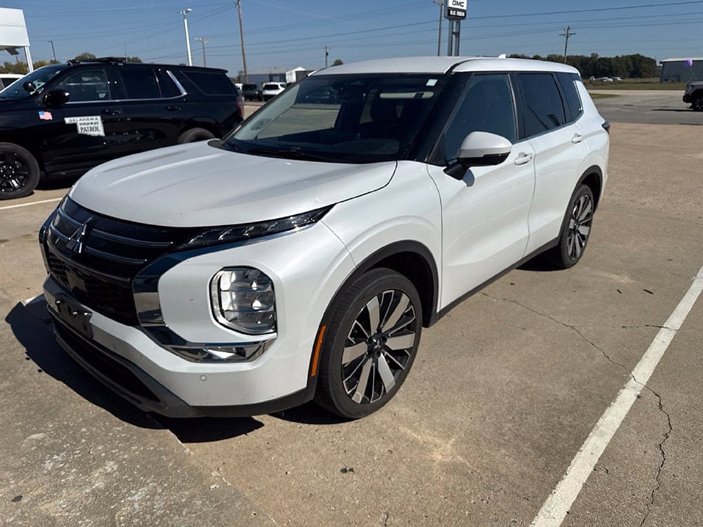 2025 Mitsubishi Outlander SE