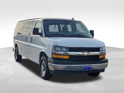 2025 Chevrolet Express Passenger 1LT