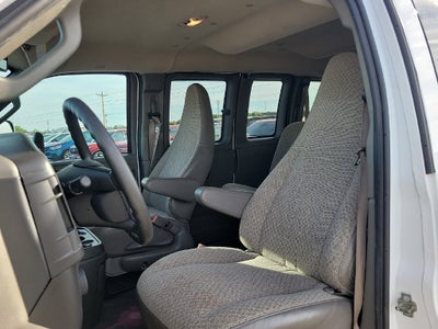 2025 Chevrolet Express Passenger 1LT