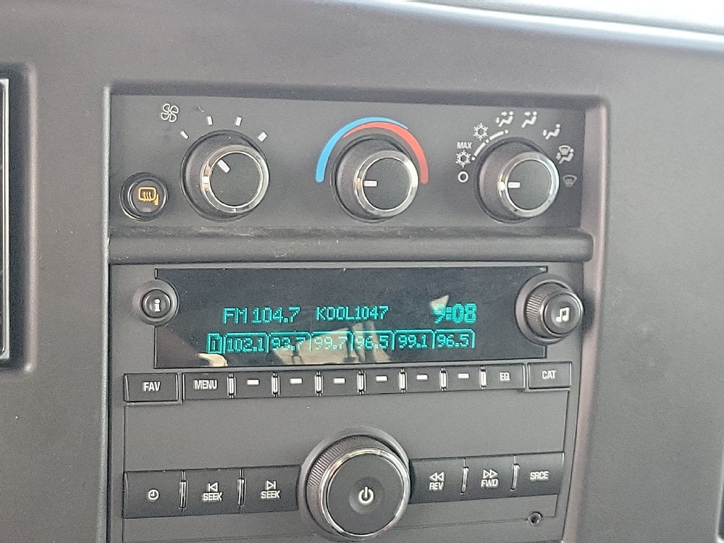 2025 Chevrolet Express Passenger 1LT