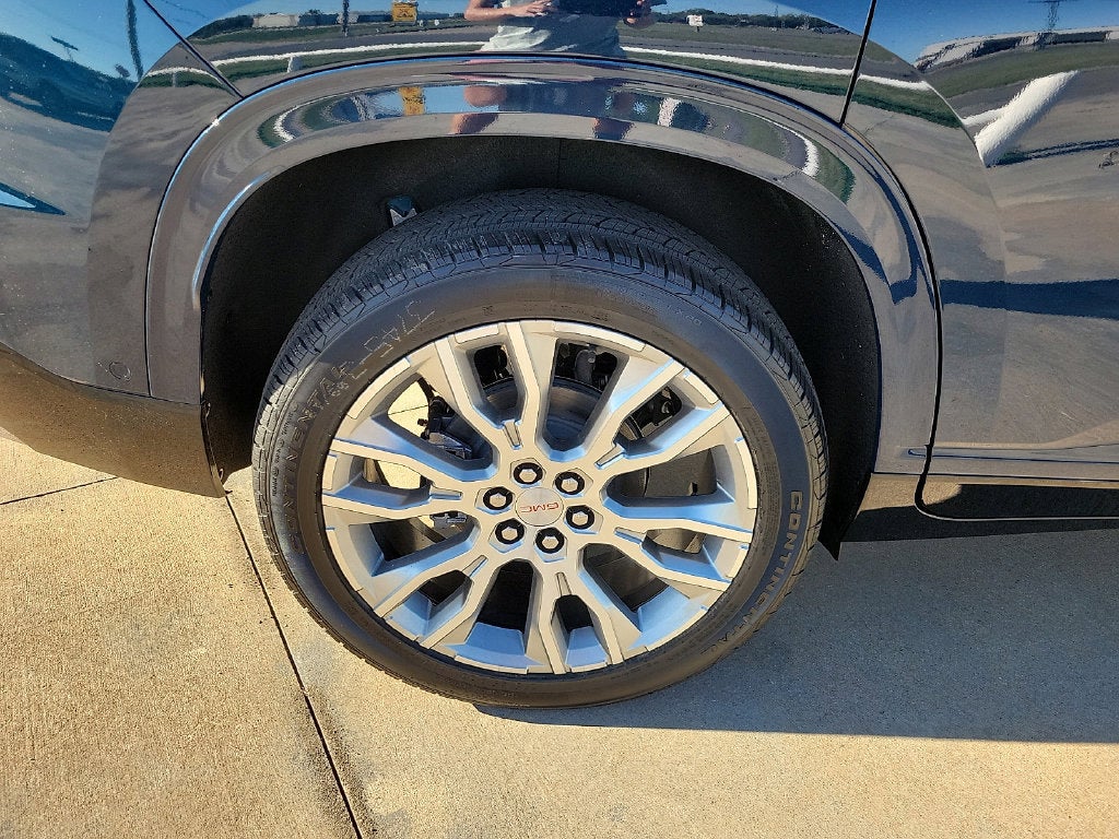 2027 GMC Acadia Denali