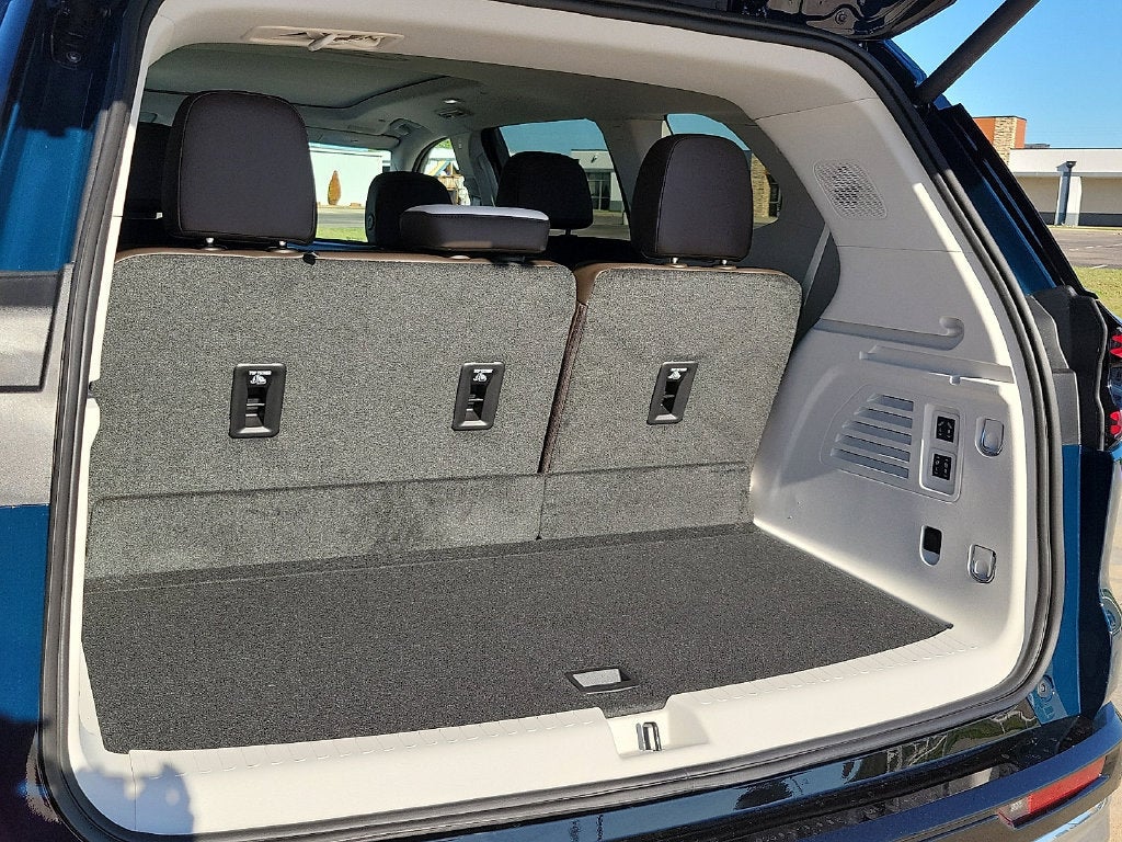 2027 GMC Acadia Denali