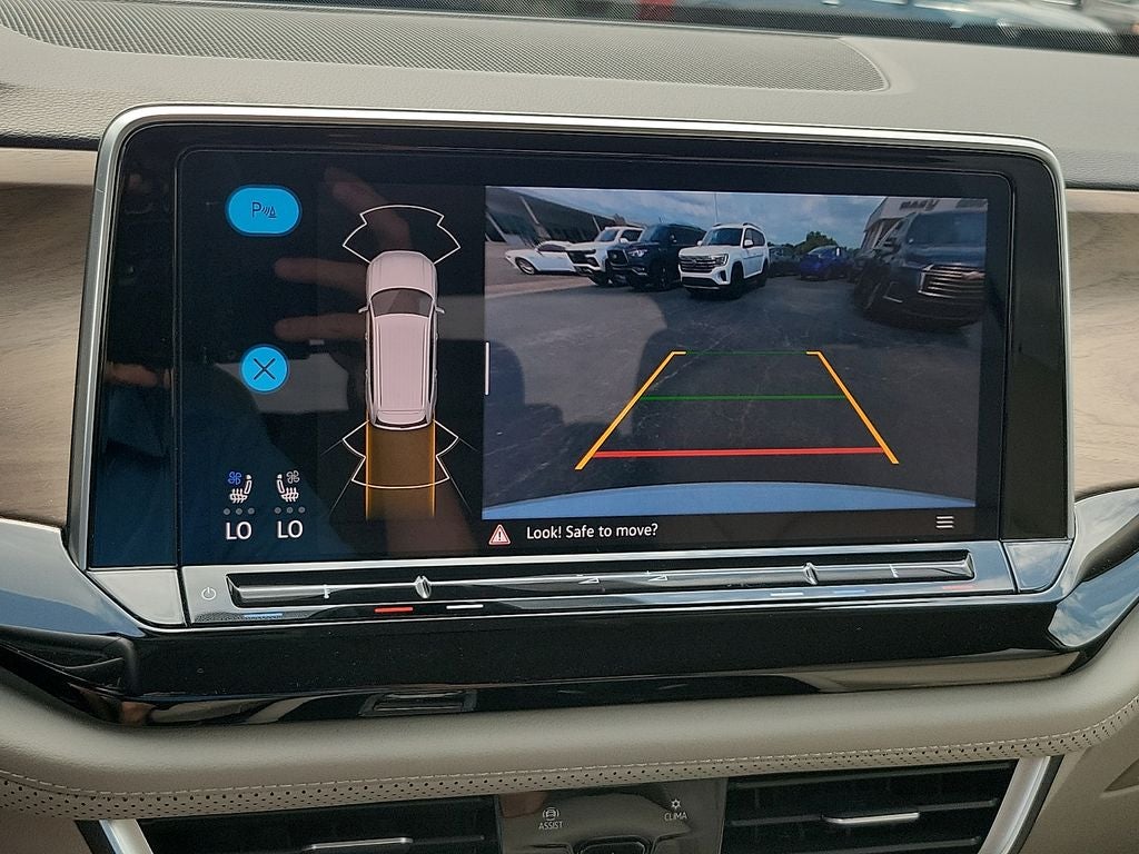 2025 Volkswagen Atlas 2.0T SE w/Technology