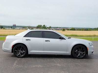 2022 Chrysler 300 Touring