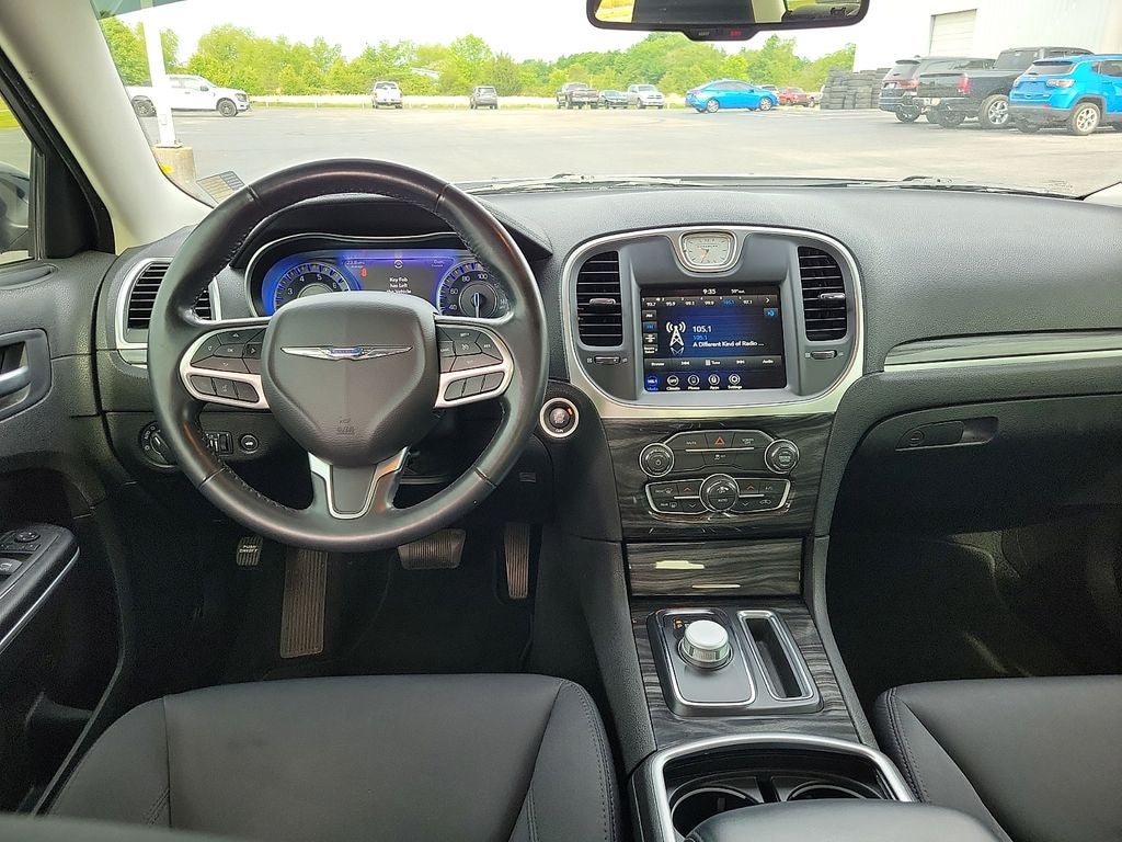 2022 Chrysler 300 Touring