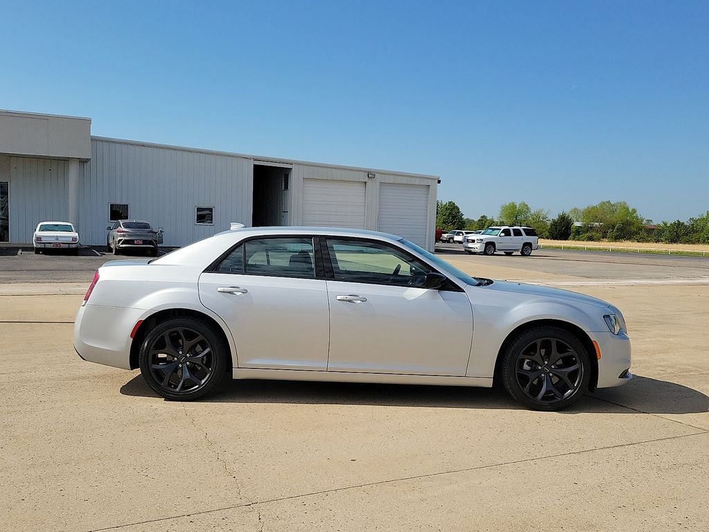 2023 Chrysler 300 Touring