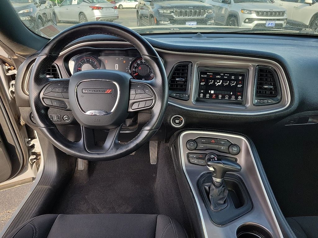 2022 Dodge Challenger SXT