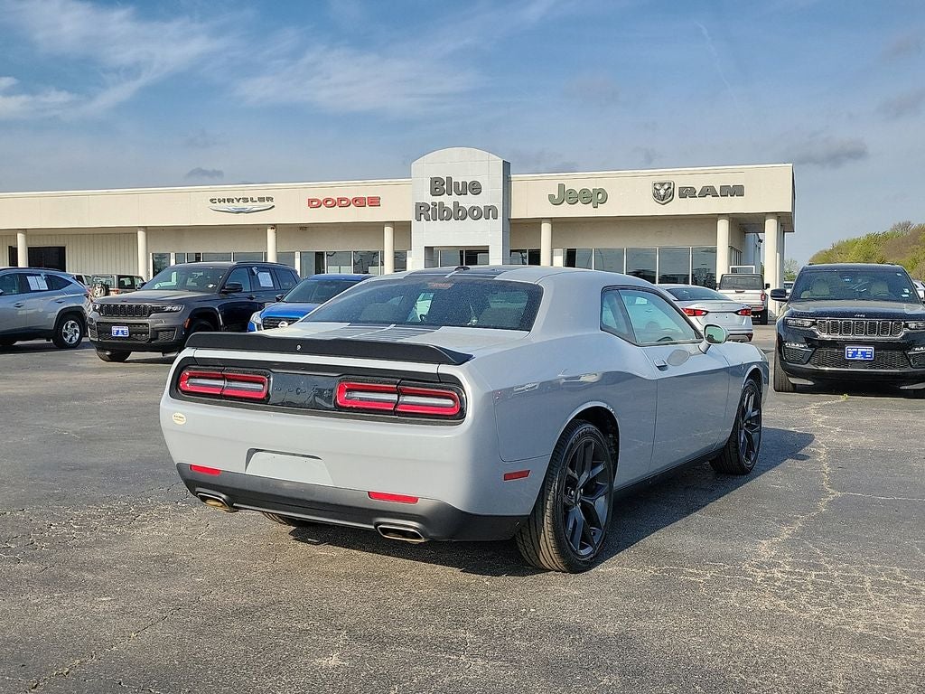 2022 Dodge Challenger SXT