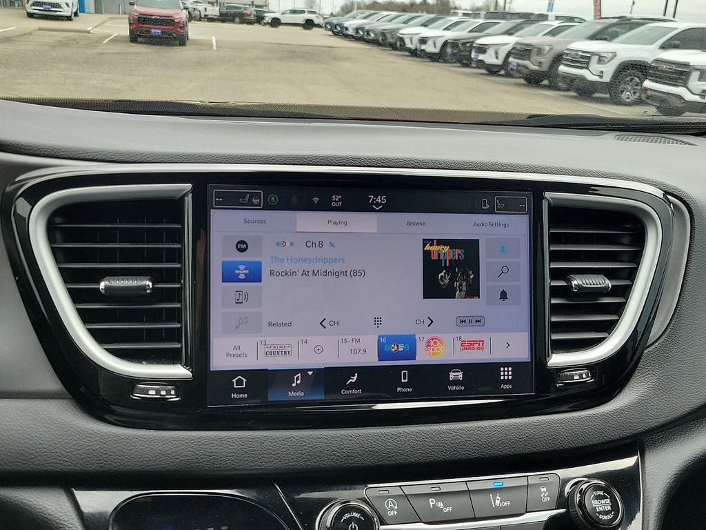 2025 Chrysler Pacifica Select