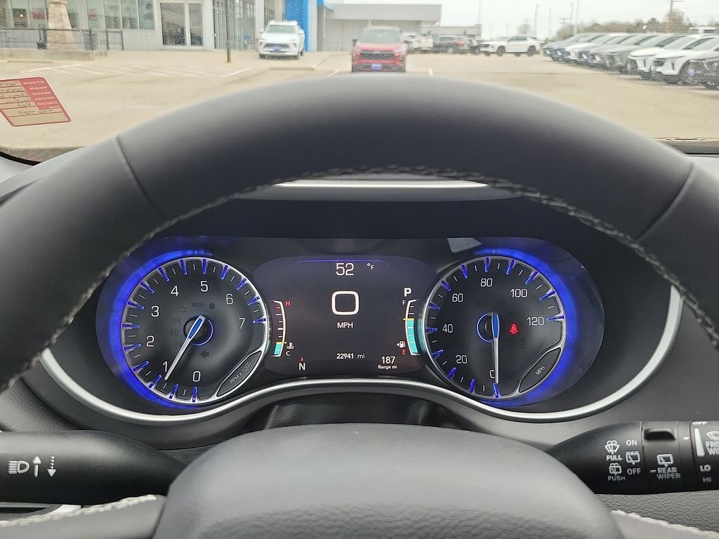 2025 Chrysler Pacifica Select