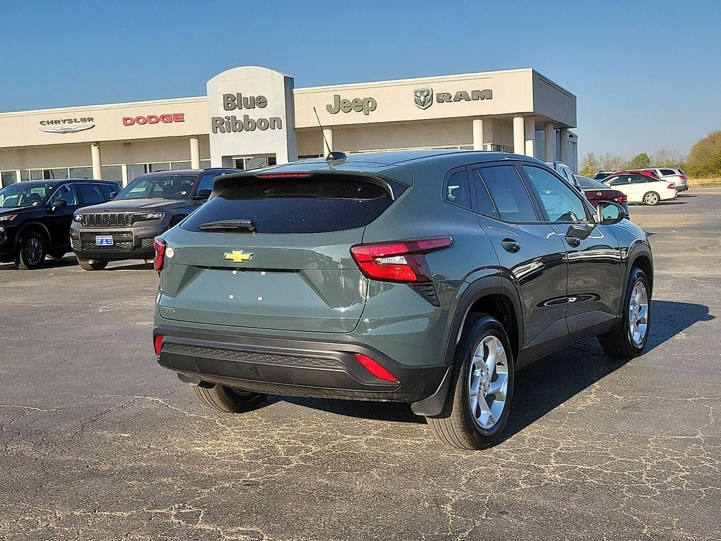 2025 Chevrolet Trax LS