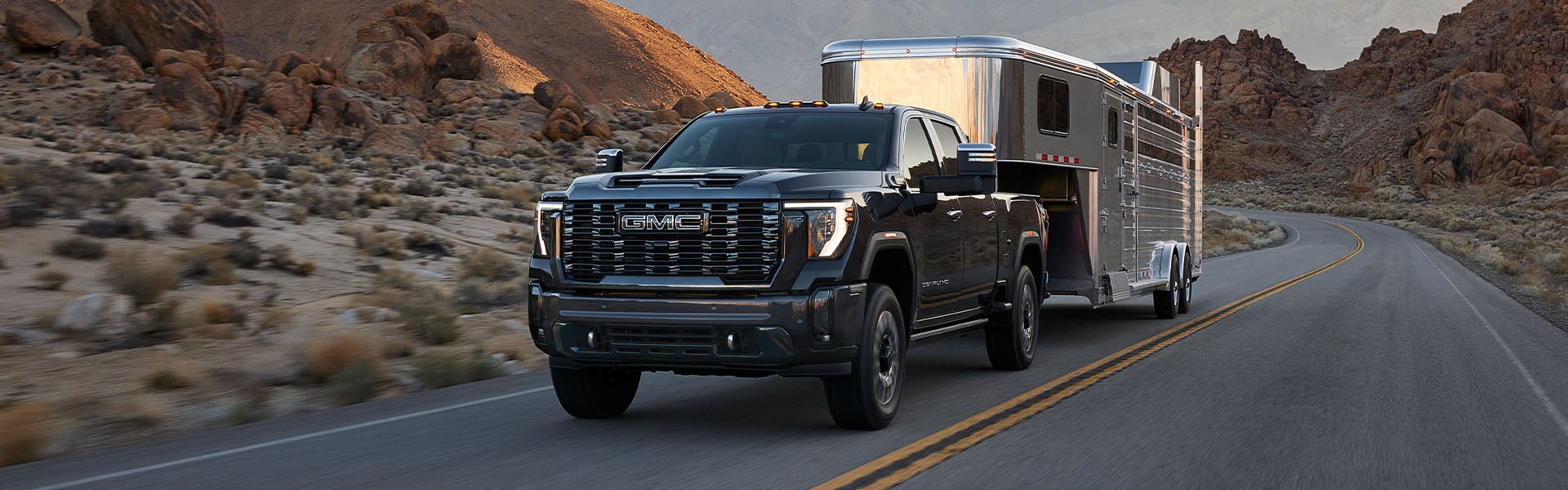 /static/brand-gmc/vehicle/2024/GMC/Sierra-HD/Full-Width/01.jpg